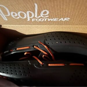 Men’s size 8 people shoes with ties new in the box black color